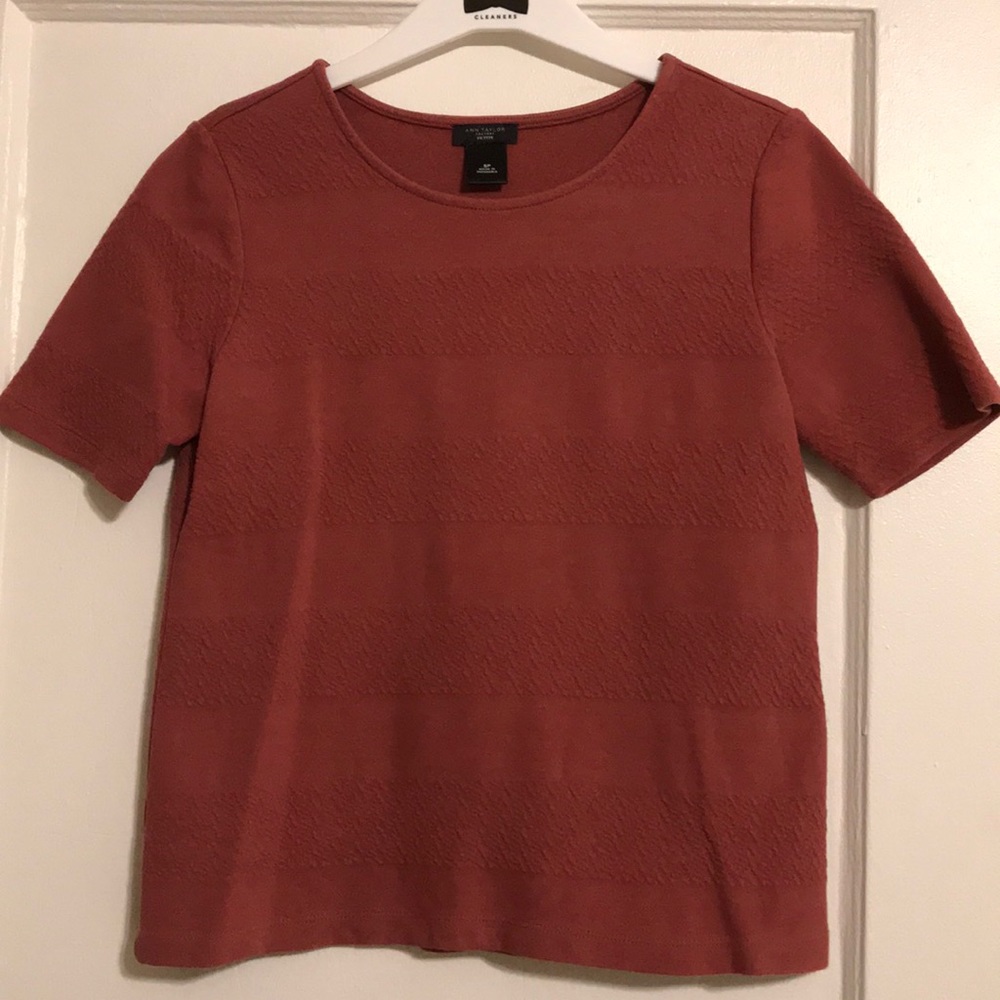 ANN TAYLOR - Pink short sleeve top!